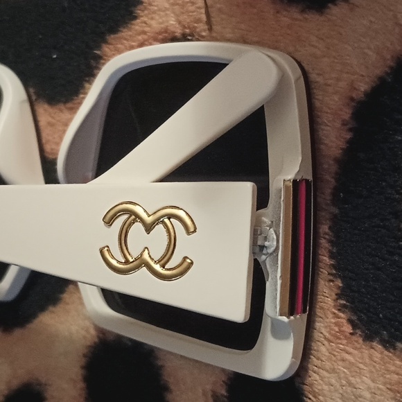 Luxury Inspired Shades and Gold Tone Stretchy Bracelet Set - Picture 4 of 5